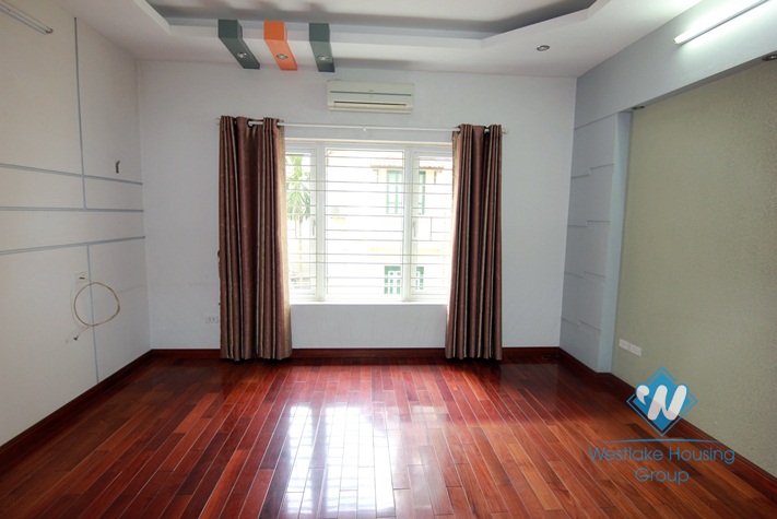 Nice house with 3 to 4 bedrooms for rent in Tay Ho